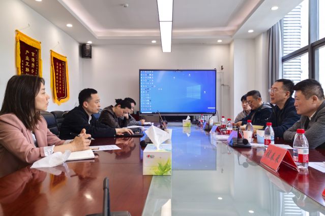 中景恒基董事长肖厚忠一行赴北京石景山区交流考察